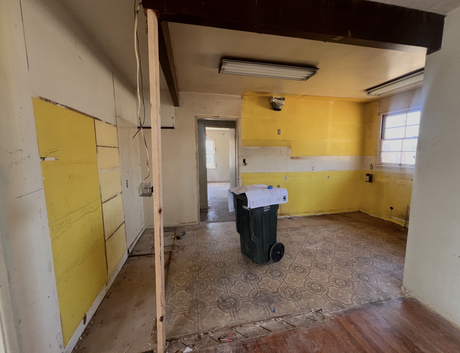 Non-destructive XRF testing on a wall Non-destructive XRF testing on a wall